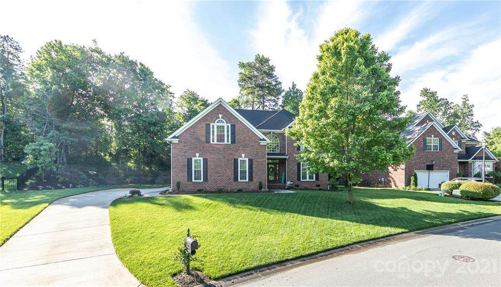 933 Ashford Way - Photo 1