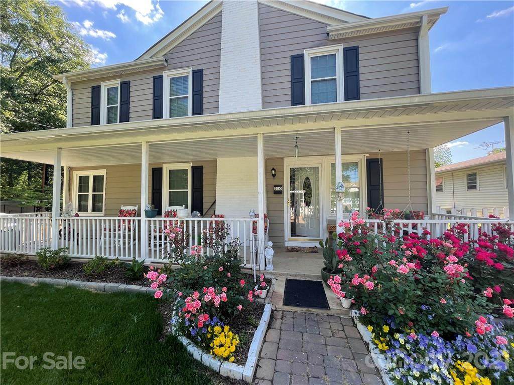 210 Oakdale Street - Photo 1