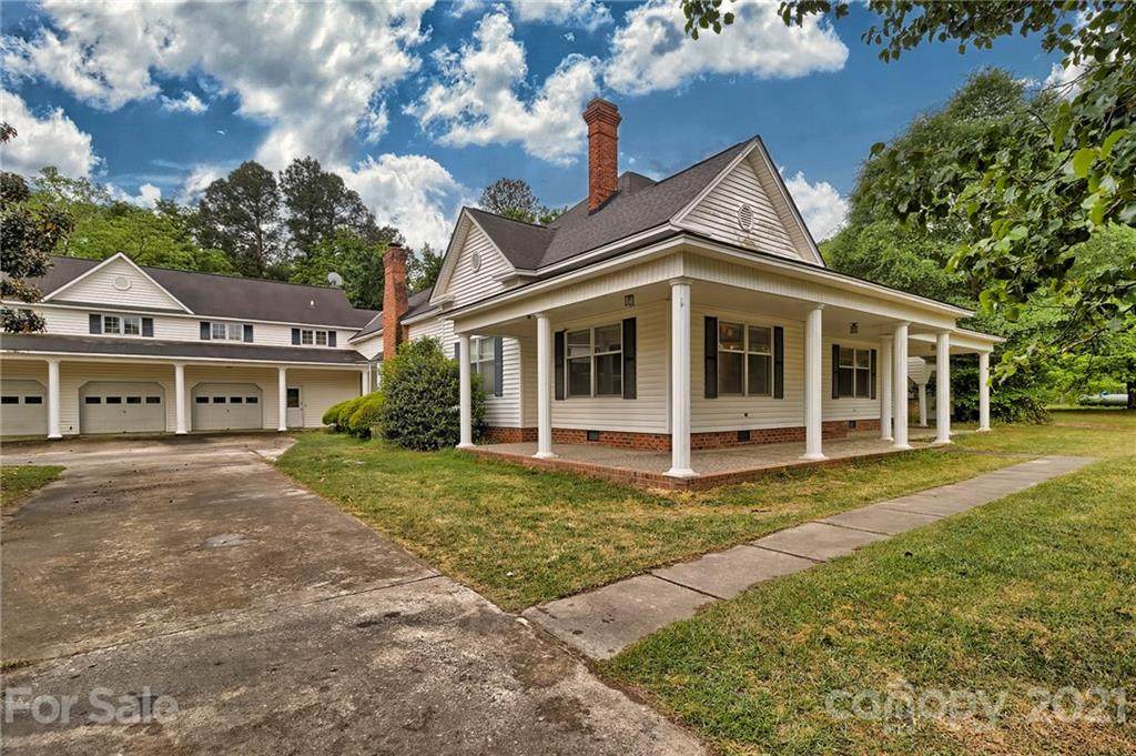 8052 Taxahaw Road - Photo 1