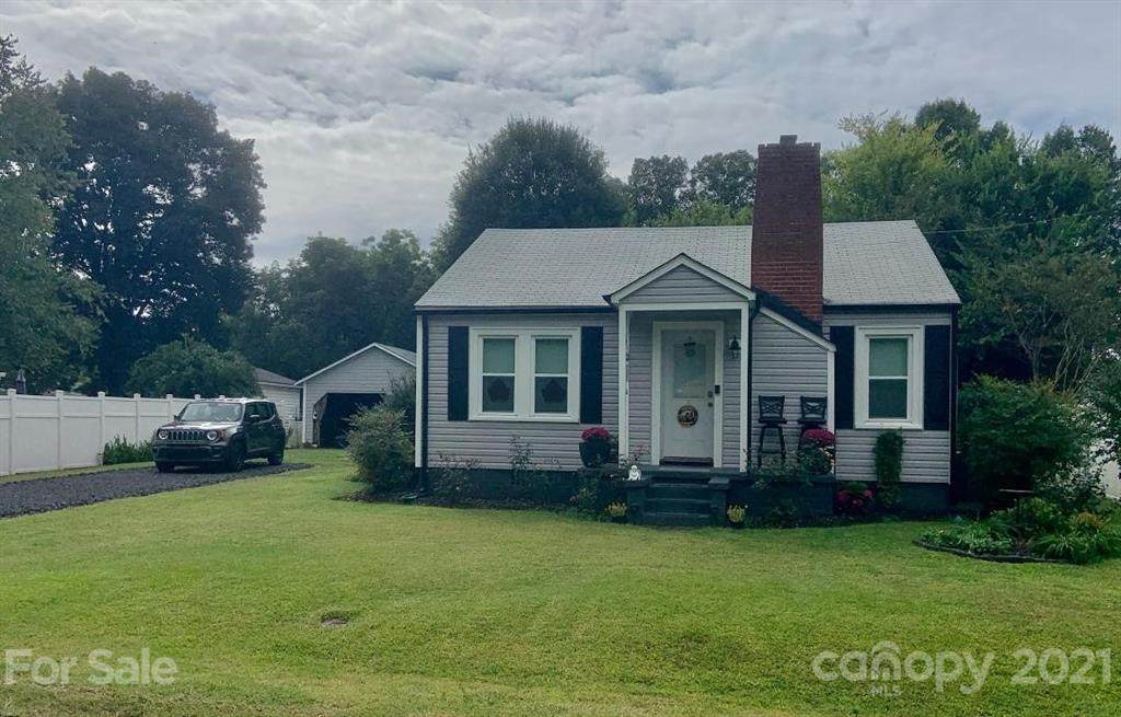 161 Parkwood Drive - Photo 1