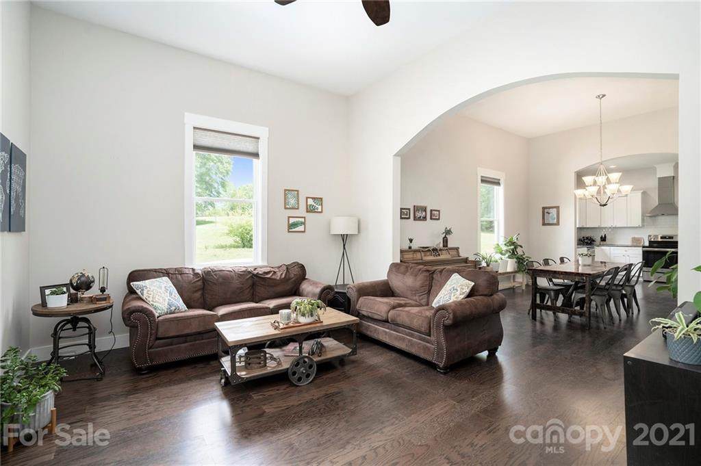 1191 Monbo Road - Photo 1