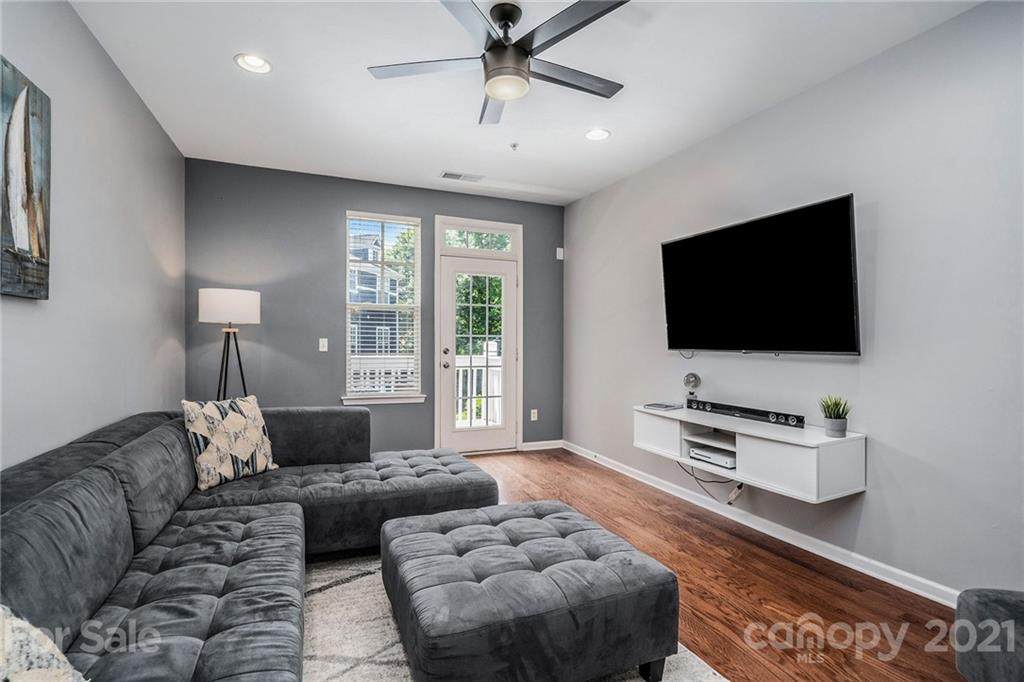 1572 Walnut View Drive - Photo 1