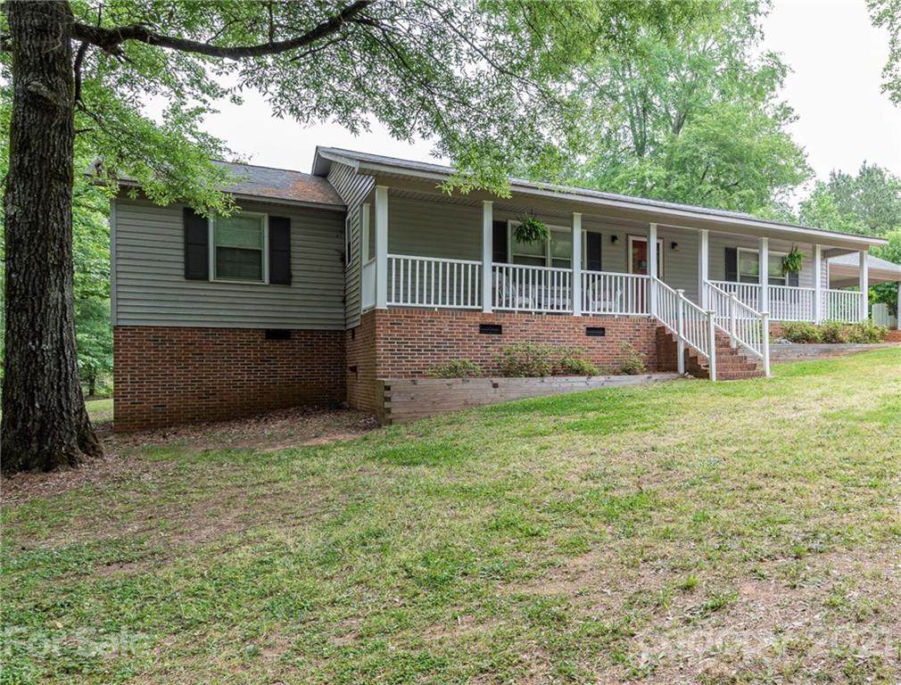 811 Confederate Avenue - Photo 1