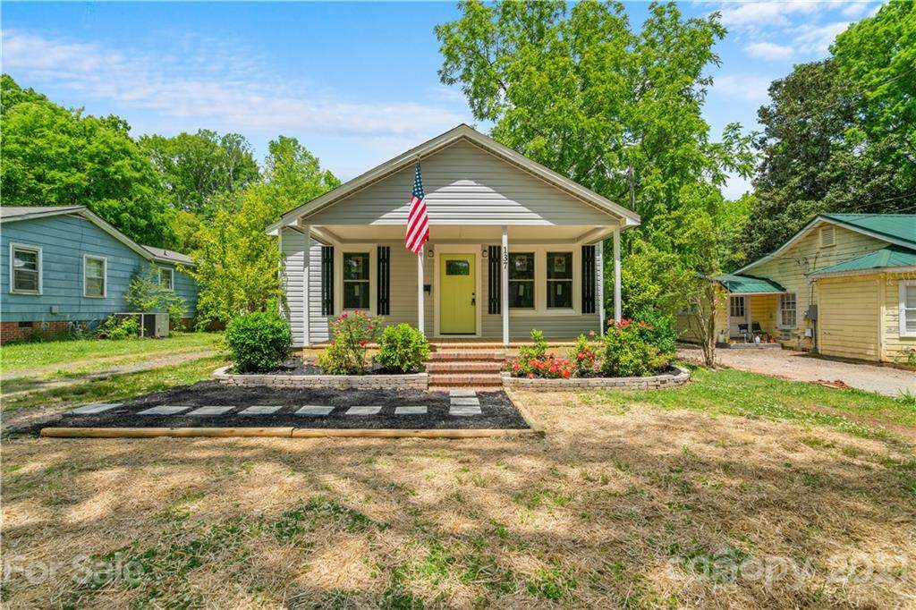137 Charlotte Street - Photo 1