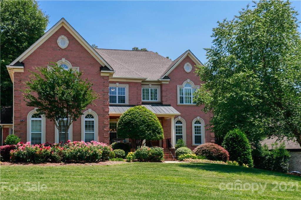 1613 Lookout Circle - Photo 1