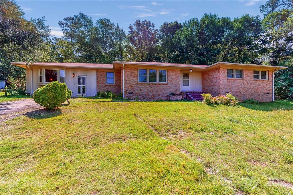 2914 Forest Hills Circle - Photo 1