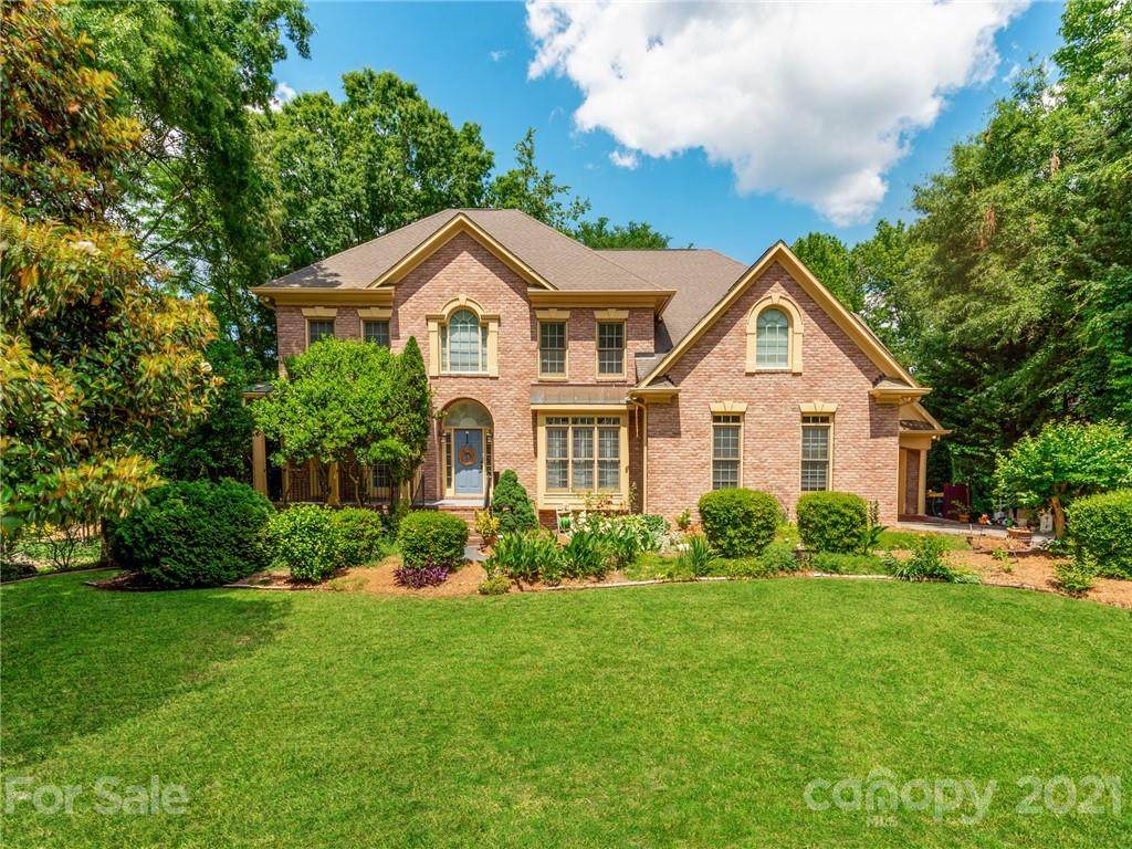 814 Shetland Place - Photo 1