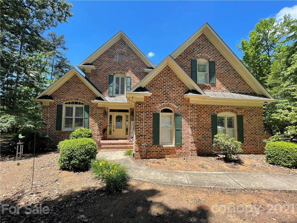 205 Piney Grove Point - Photo 1