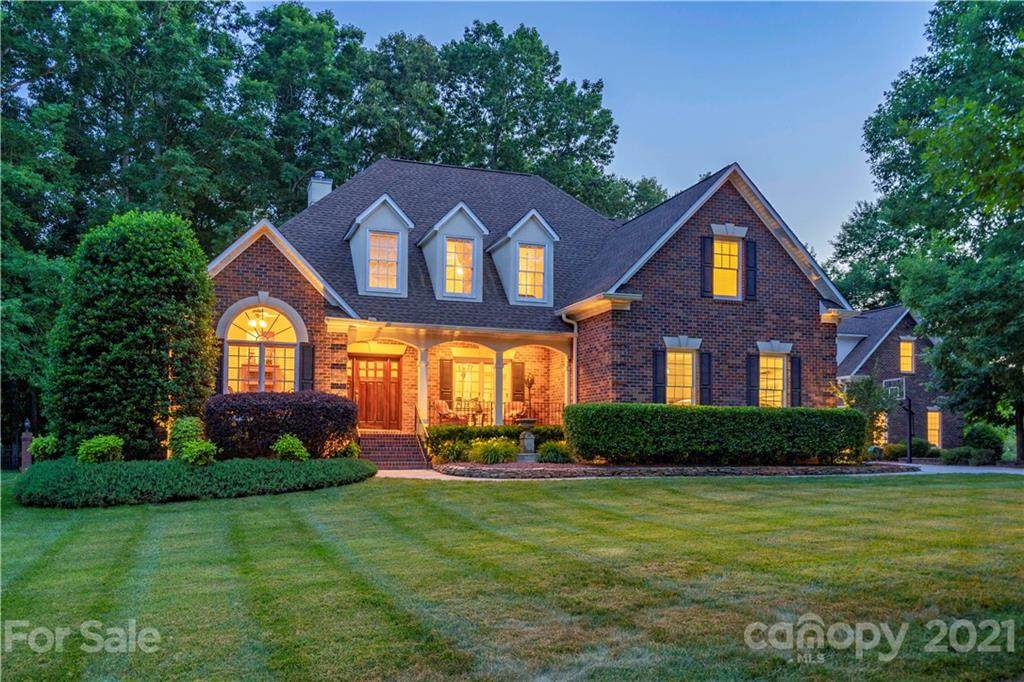 6607 Fox Ridge Circle - Photo 1