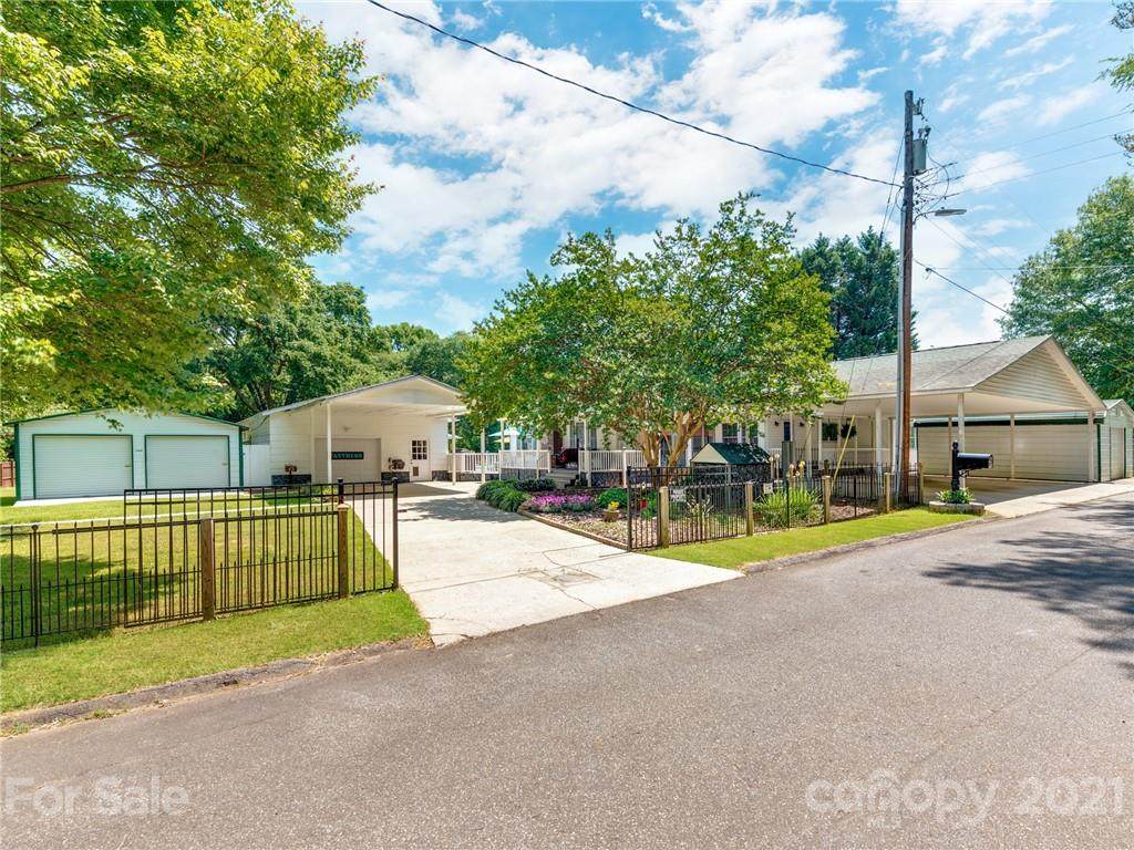 618 Midway Street - Photo 1