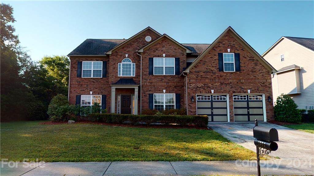1004 Emerson Lane - Photo 1
