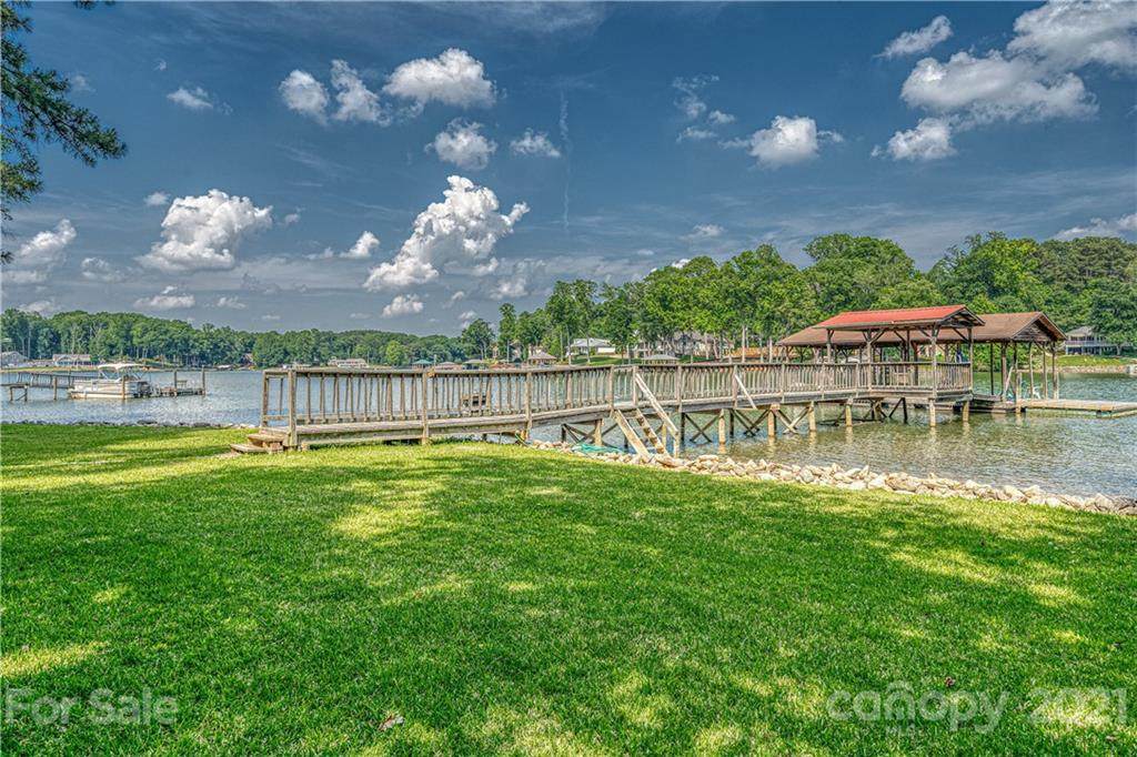 199 Patternote Road - Photo 1