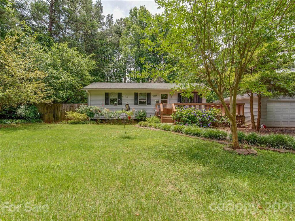 135 Pine Bluff Drive - Photo 1