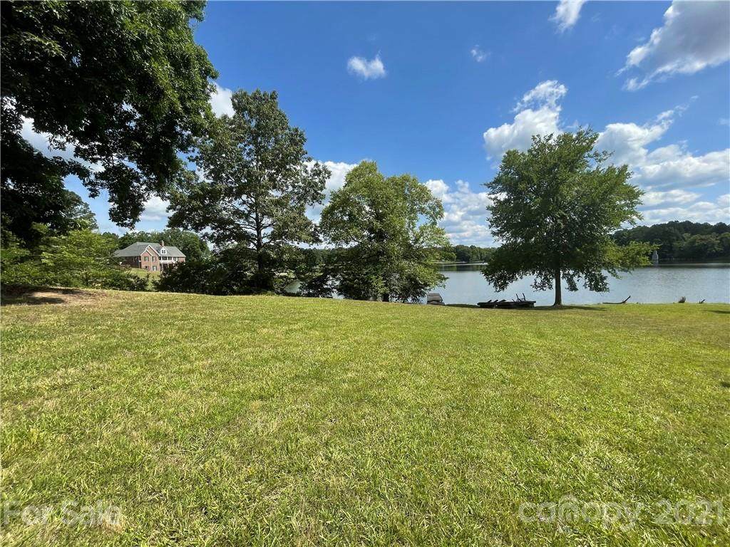 970 Ashley Road - Photo 1