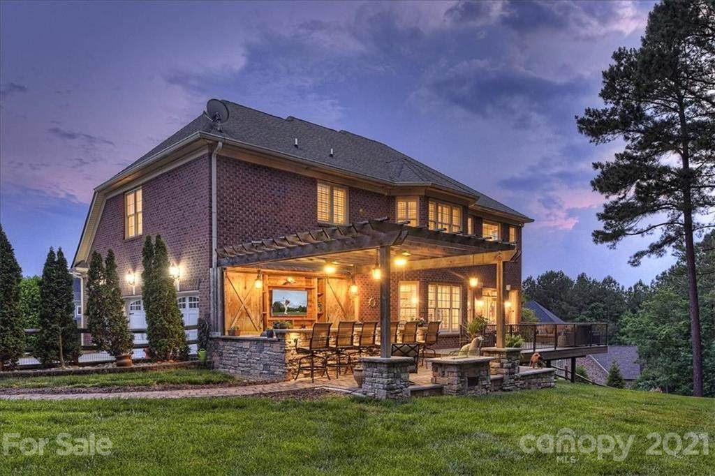 7383 Thornblade Court - Photo 1