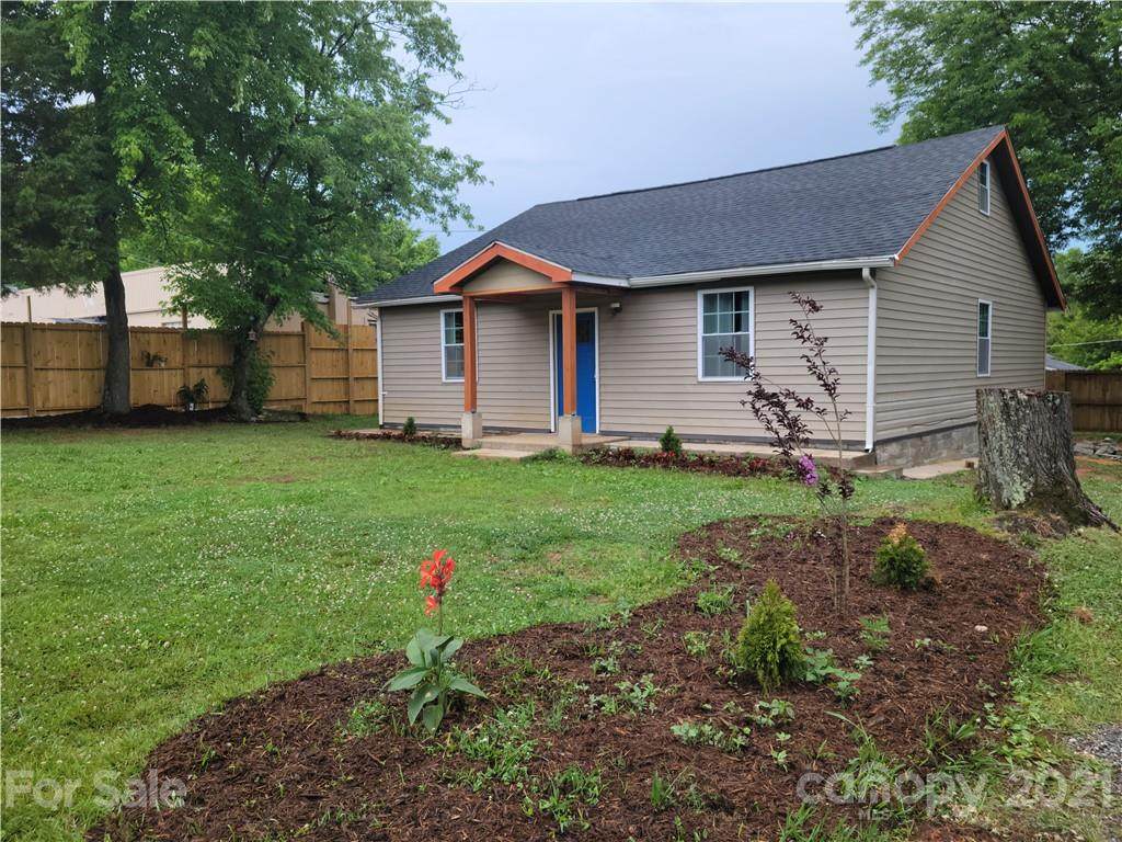 215 33rd Street - Photo 1