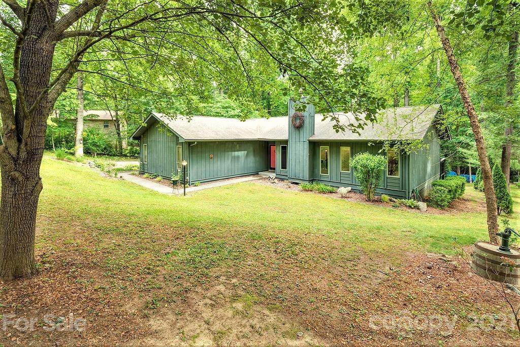 135 Shelly Drive - Photo 1