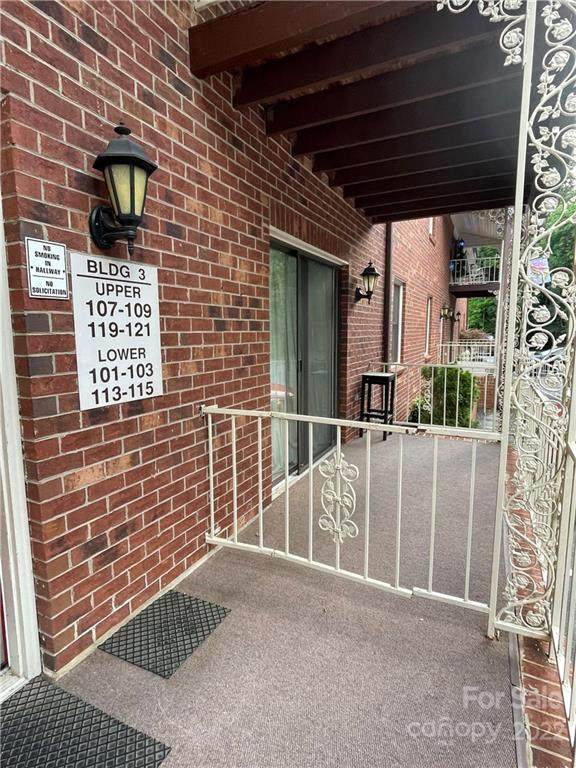 115 Carriage House Drive - Photo 1