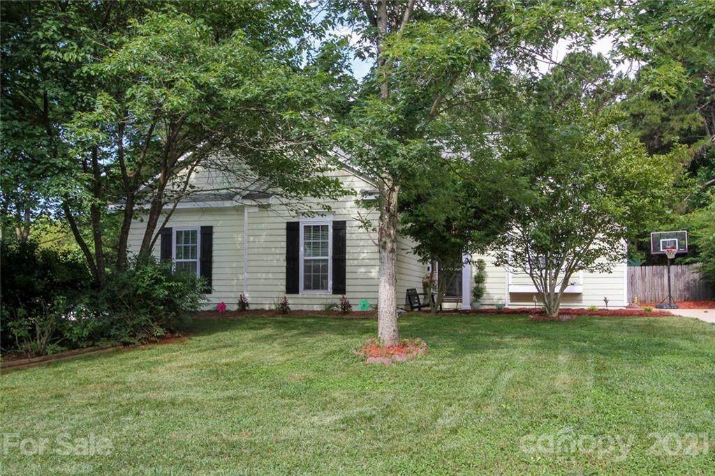 13632 Dansville Drive - Photo 1