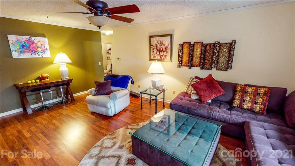 27 Capri Lane - Photo 1