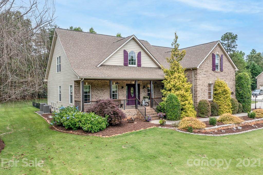 5996 Taurus Drive - Photo 1