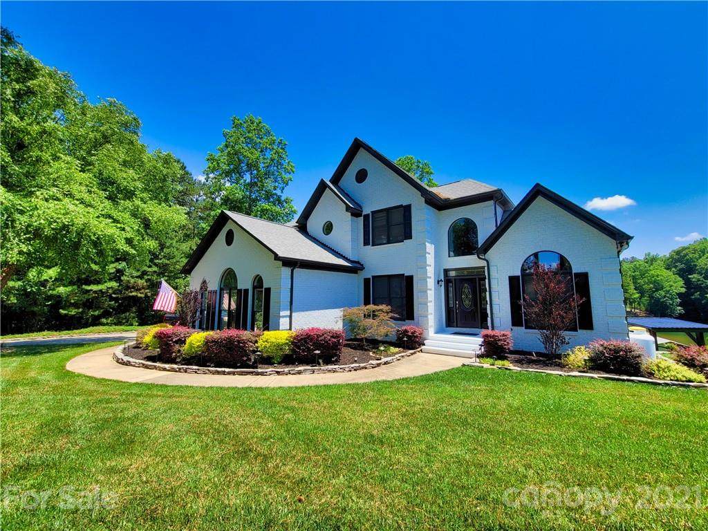 211 Bullfinch Road - Photo 1
