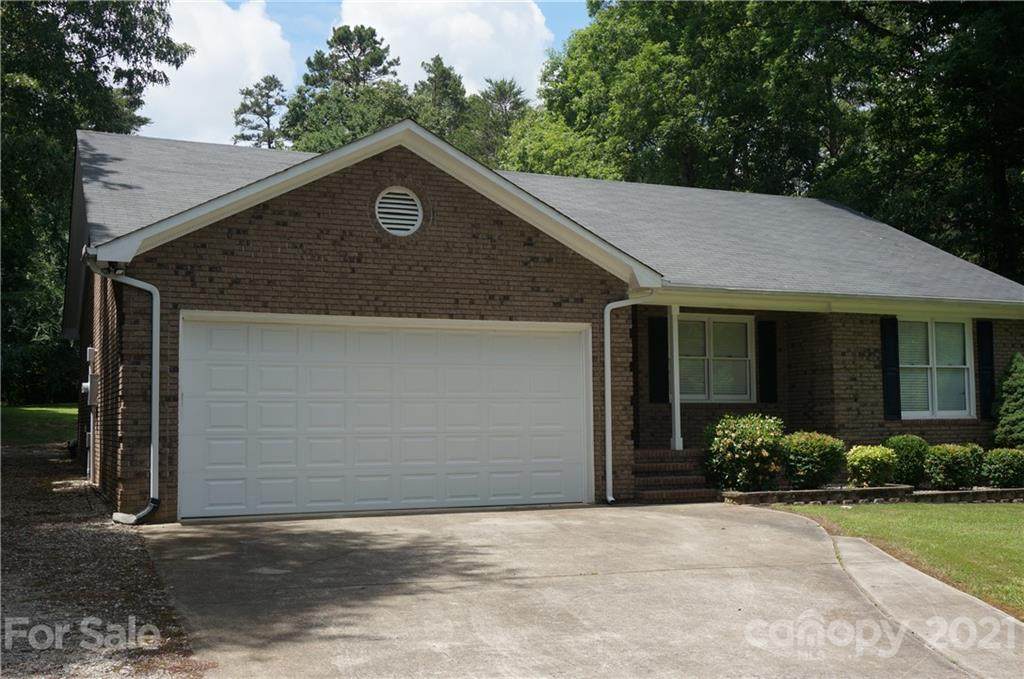 2520 Ward Avenue - Photo 1