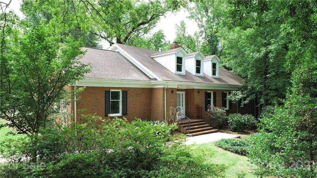 606 Moores Drive - Photo 1