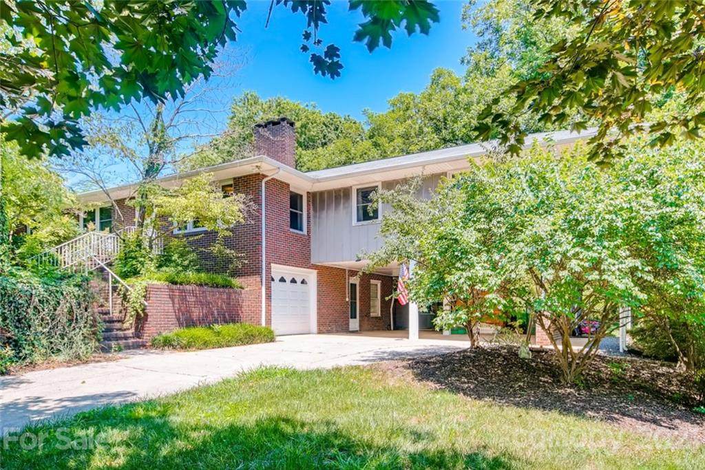 808 11th Street - Photo 1