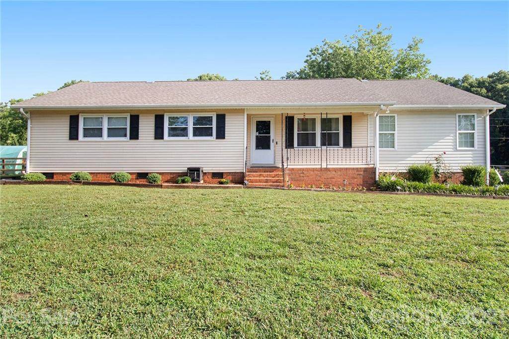 5702 Griffith Road - Photo 1