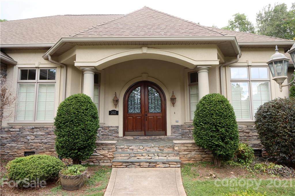 202 Troon Place - Photo 1