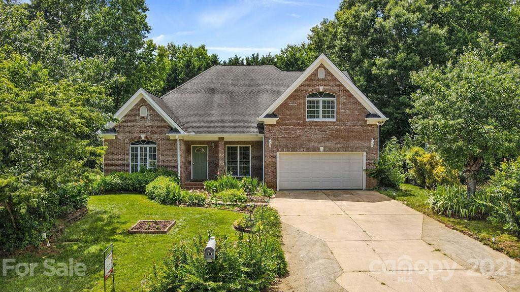7018 Scuppernong Court - Photo 1