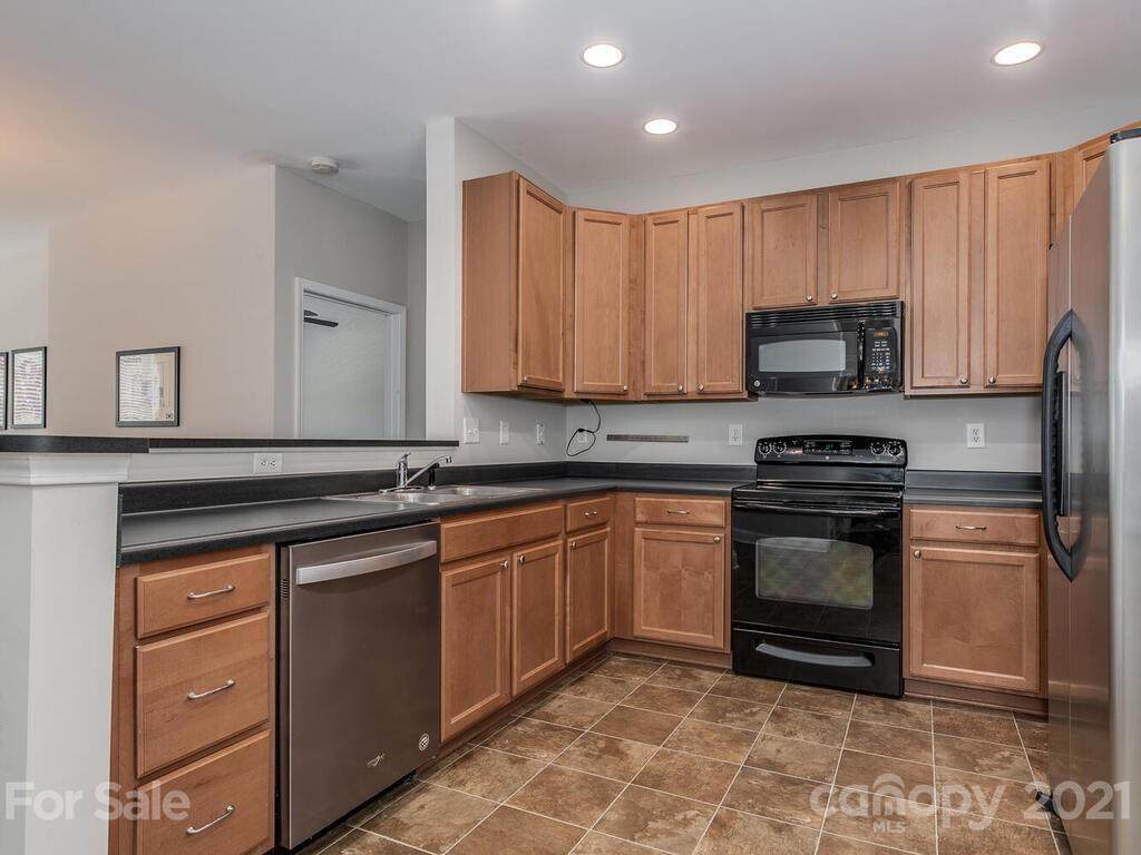 1000 Woodlawn Road - Photo 1