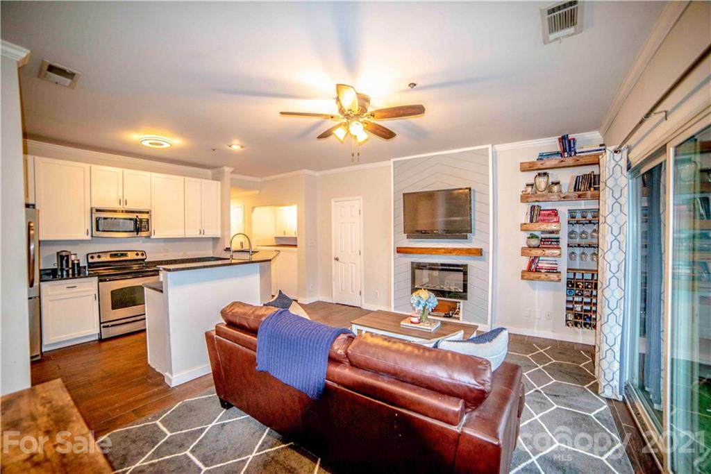 505 Graham Street - Photo 1