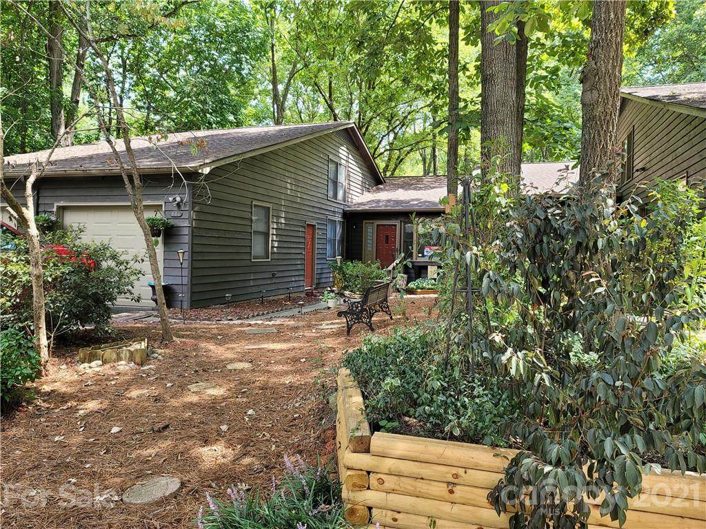 866 Bridgewood Drive - Photo 1