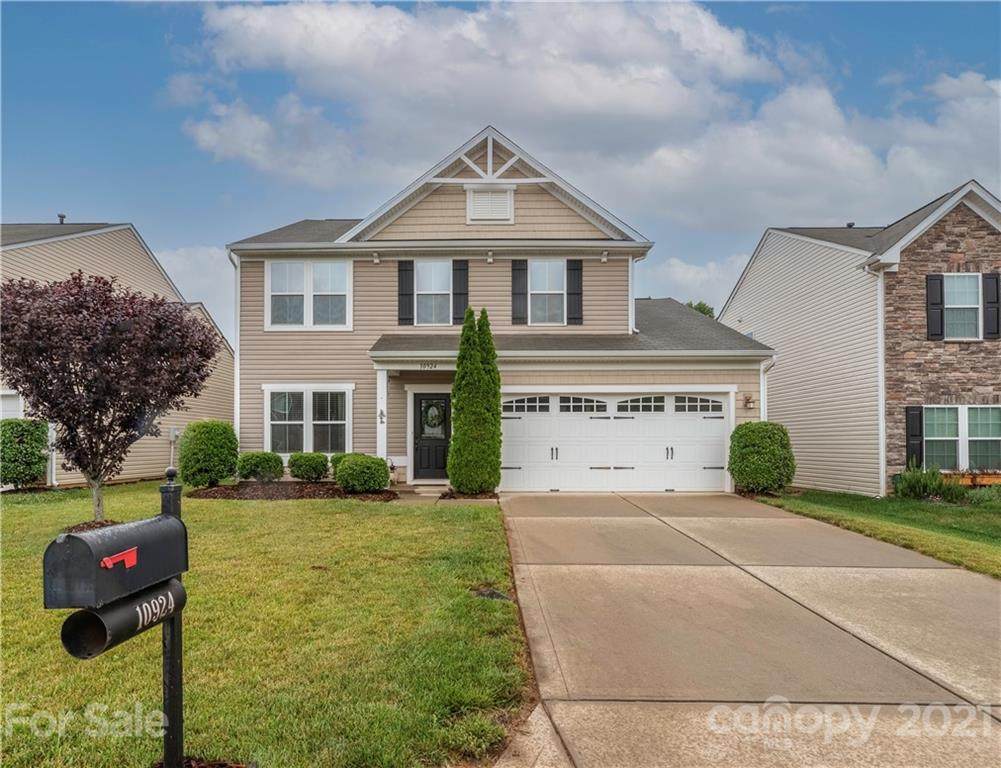 10924 Kingsview Drive - Photo 1