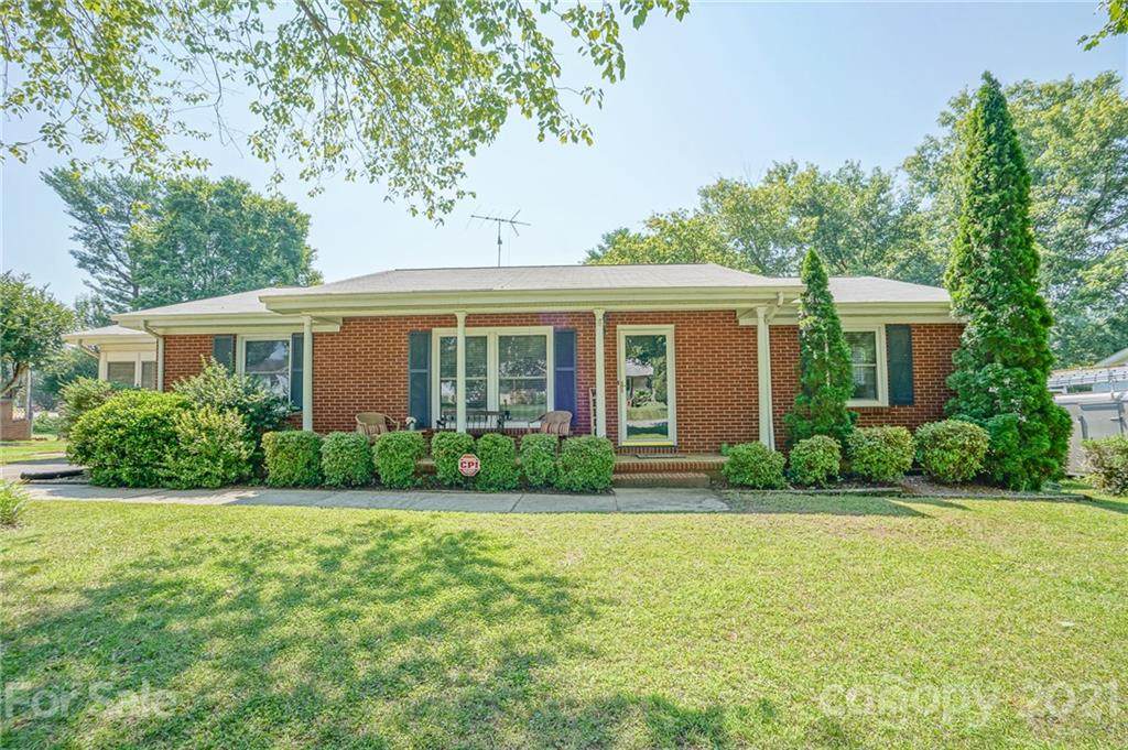 135 Myers Place - Photo 1