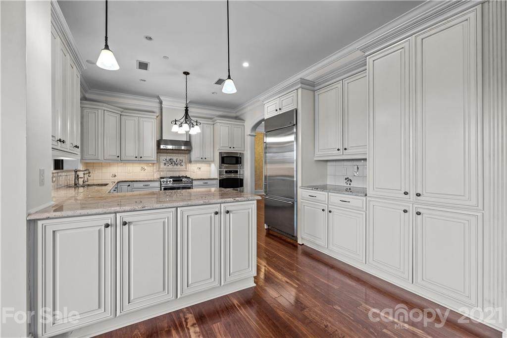 2823 Providence Road - Photo 1