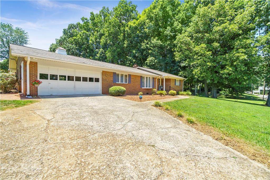 815 24th Street - Photo 1
