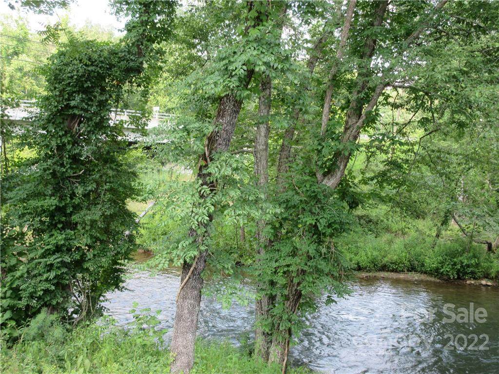 207 Wildcat Boulevard - Photo 1