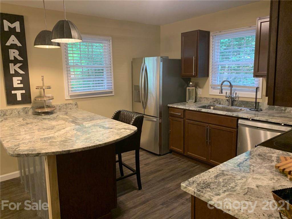 277 Elaine Street - Photo 1
