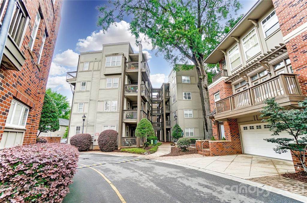 554 Oakland Avenue - Photo 1