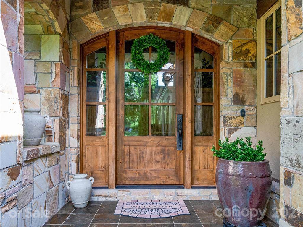 8 Foxbridge Way - Photo 1