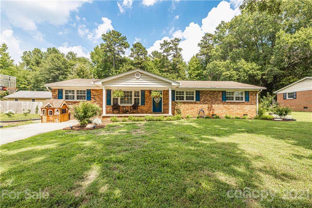2634 Fairgreen Drive - Photo 1