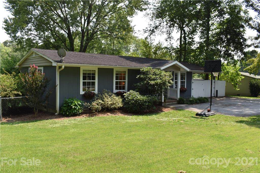 1402 Willow Road - Photo 1