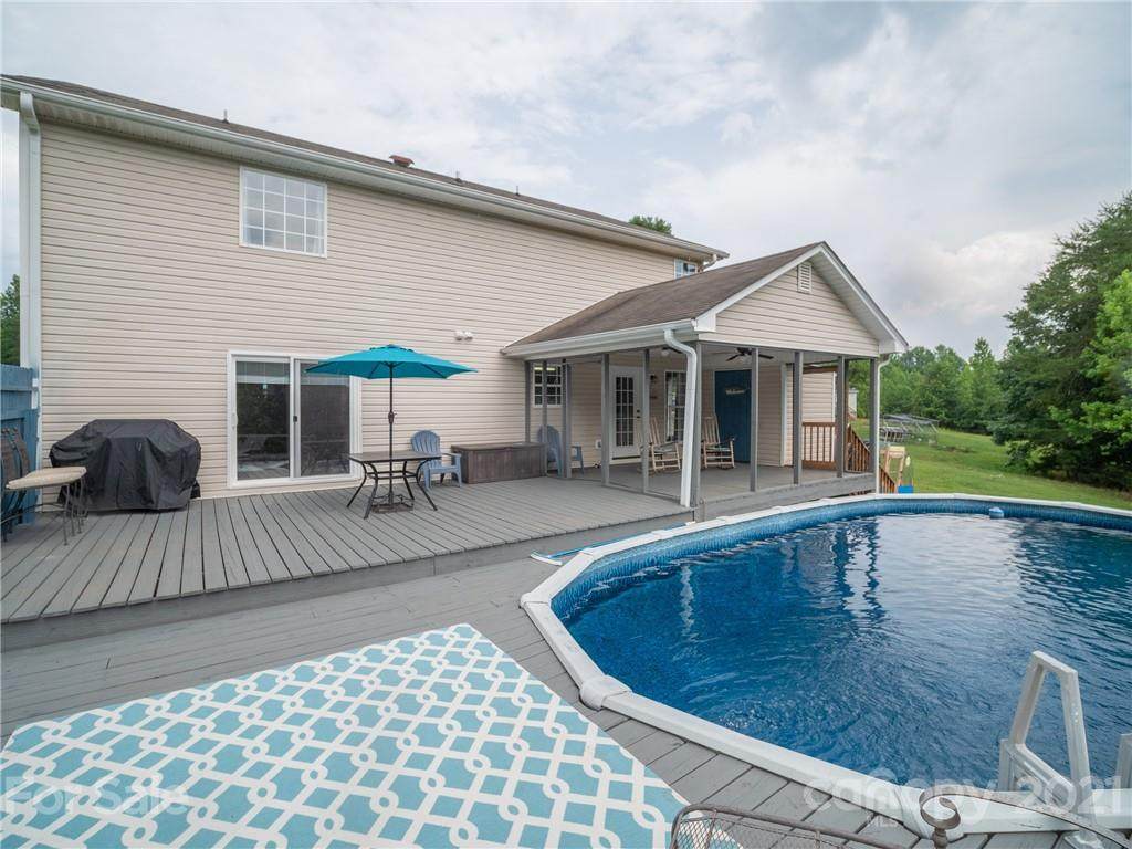 1020 Smith Road - Photo 1