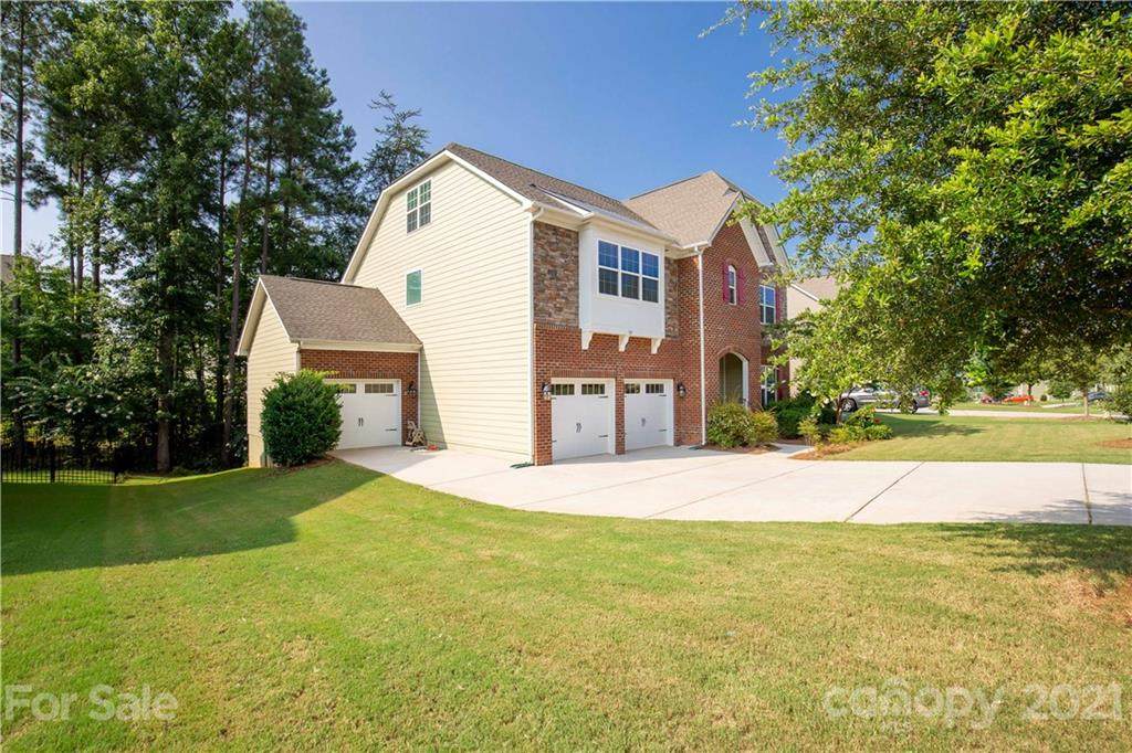 169 Halifax Drive - Photo 1