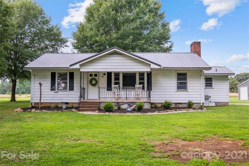 900 Elmwood Road - Photo 1