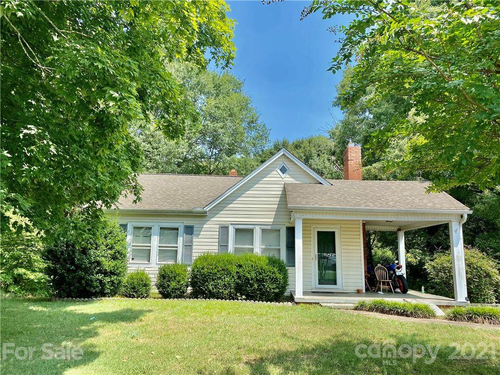 1539 Kings Road - Photo 1