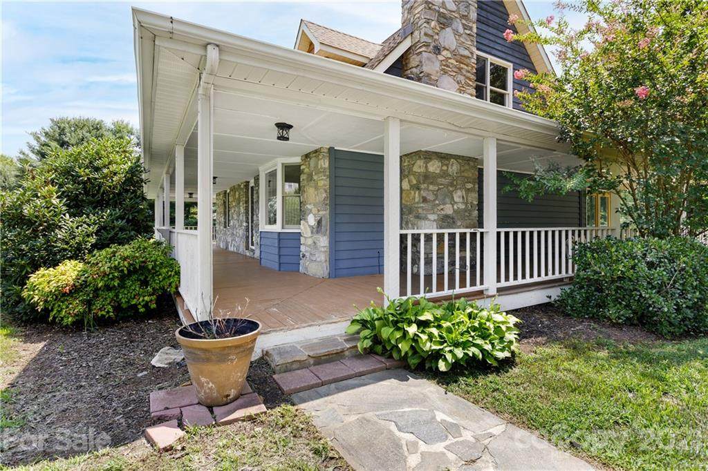 112 Canaan Drive - Photo 1